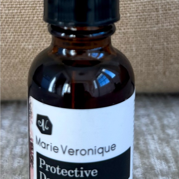 Protective Day Oil (exp. 4/26 use within year of date) Marie Veronique - Picture 3 of 6